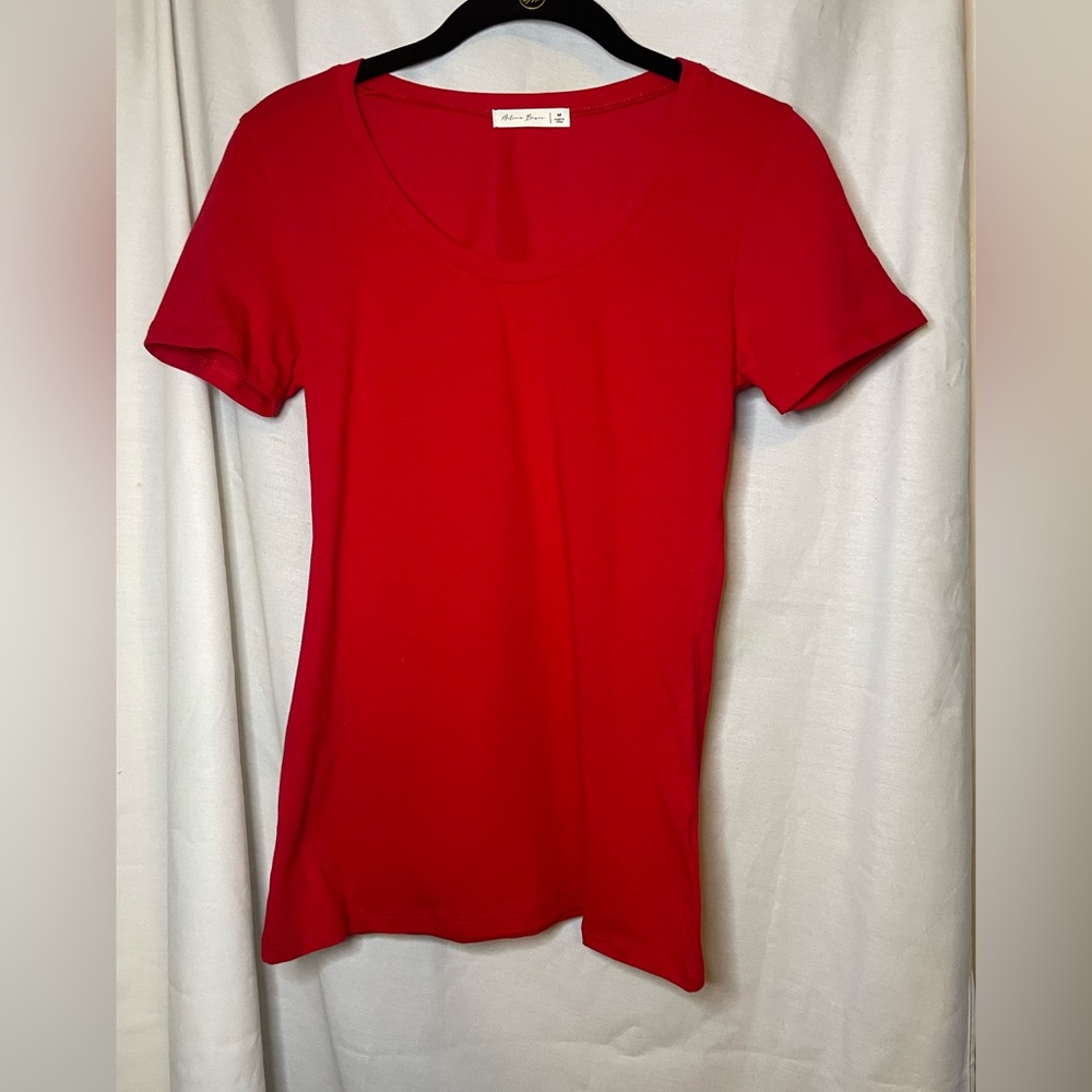 NWOT Active Basic Red Basic Tee Shirt Size M